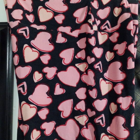 ❤️LULAROE LEGGINGS SENT! HEARTS FLORAL PLAID WOMEN'S TALL & CURVY CLOTHES PANTS - Picture 3 of 16